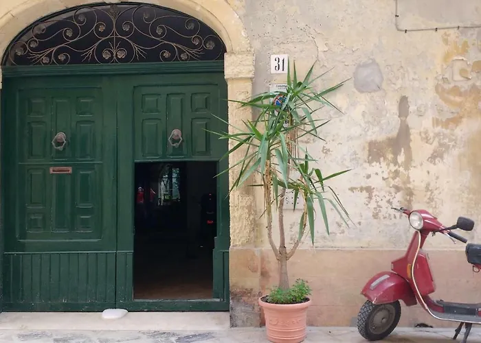 לינה וארוחת בוקר Casa D'artista & Garden לצ'ה