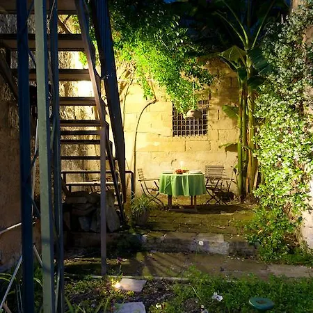 לינה וארוחת בוקר Casa D'artista & Garden