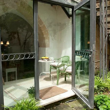לינה וארוחת בוקר Casa D'artista & Garden לצ'ה